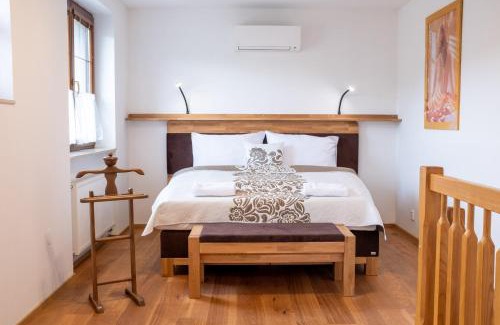 Kurdejov House | Žabinec - penzion, vinotéka