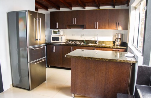 Zona Rosa Apartment | ʀᴏᴏꜰᴛᴏᴘ ᴀᴘᴀʀᴛᴍᴇɴᴛ ᴘᴏᴏʟ/11ʙᴅ ᴀᴛ ʟʟᴇʀᴀꜱ ᴘᴀʀᴋ