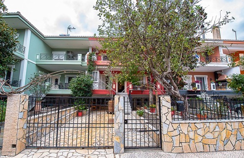 Ioannina Town Centre House | Ανακαινισμένη vintage μεζονέτα δίπλα στη λίμνη, κοντά στα δημοφιλή αξιοθέατα!