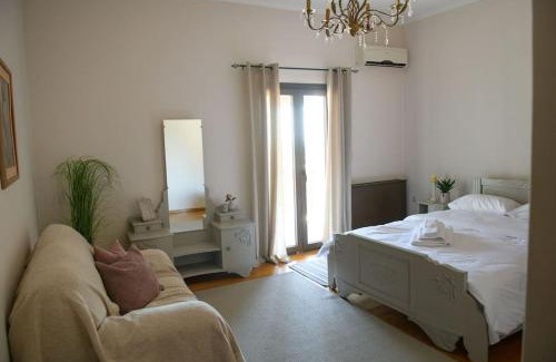 Panormos Villa | Βίλα Μαρία Νεφέλη για μαγικές διακοπές στο νησί μας