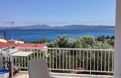 Nea Peramos House | Γαλαζια θεα