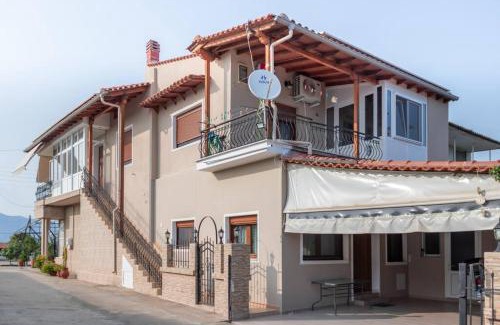 Topeiros Apartment | Διαμέρισμα με αυλή στη Μέλισσα