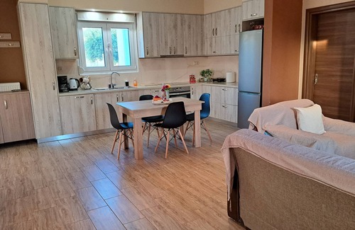Malia Villa | ΚΑΙΝΟΥΡΙΑ Villa Christina βρίσκεται στα Μάλια, όμορφη θέα υπέροχο ηλιοβασίλεμα.