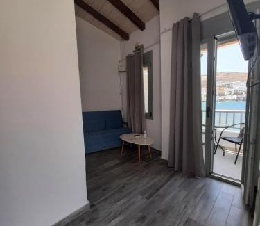 Merichas Apartment | ΚΥΘΝΟΣ LAREROOMS