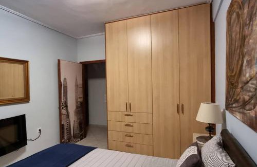 Dionysos Apartment | Μεγάλος χώρος με Γυμναστήριο-Χαμάμ-Κρεβάτι-Γραφείο
