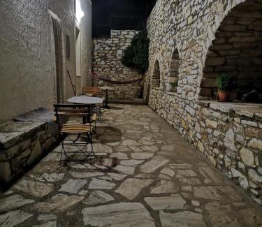 Aperathos Apartment | Με θέα το χωριό & το όρος Ζευς!