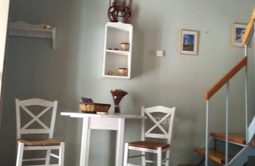 Methana House | Ξενώνας Αρσινόη- ΜΕΓΑΛΟΧΩΡΙ -ΜΈΘΑΝΑ