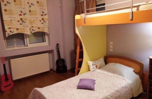 Chios Town Apartment | ΤΕΣΣΑΡΙ ΣΤΟΝ ΝΑΥΤΙΚΟ ΟΜΙΛΟ Χíου