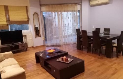 Chios Town Apartment | ΤΕΣΣΑΡΙ ΣΤΟΝ ΝΑΥΤΙΚΟ ΟΜΙΛΟ Χíου