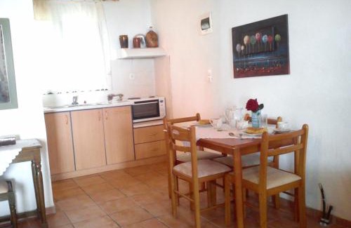 Ikaria Apartment | ΤΟΥΡΙΣΤΙΚΕΣ ΕΠΙΠΛΩΜΕΝΕΣ ΚΑΤΟΙΚΙΕΣ φροσω χωριατη