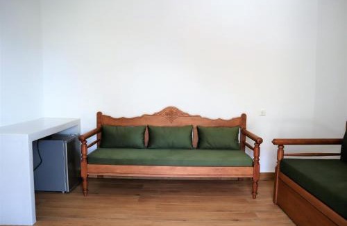 Kithnos Hotel | ΤΟ ΚΑΜΙΝΙ ΤΟΥ ΜΗΛΑ