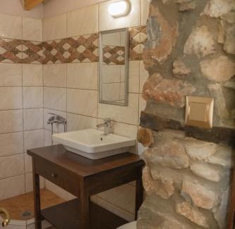 Poroi Apartment | Το Πετρόχτιστο