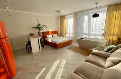 Pozniaky Apartment | Апартаменти з неймовірною ванною