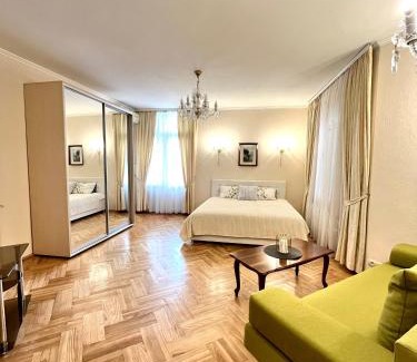 Verkhnie Misto Apartment | Апартаменты в самом центре столицы.