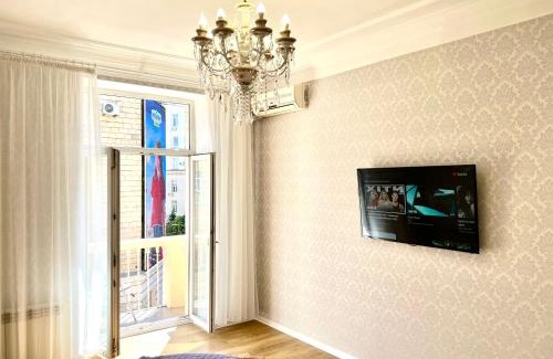 Petrovskoye Apartment | Апартаменты на Майдане конституции