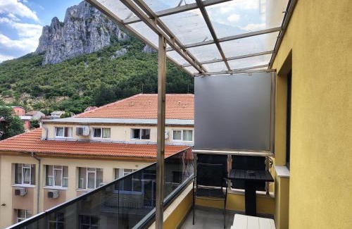 Vratsa Apartment | Апартамент Светли