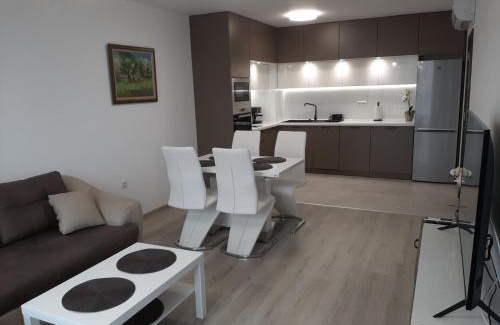 Saints Constantine and Helena Apartment | Апартамент Deluxe 3