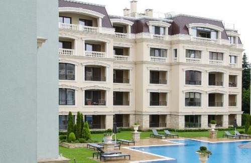 Saints Constantine and Helena Apartment | Апартамент Молинезия