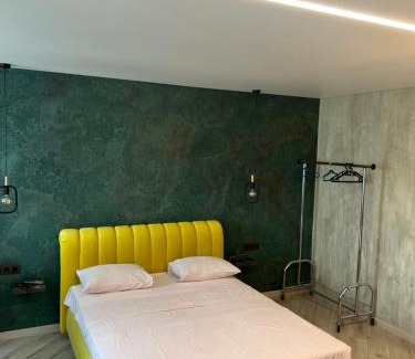 Pozniaky Apartment | Видовая дизайнерская Студио