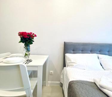 Pozniaky Apartment | Видові апартаменти MYFREEDOM поруч із метро Харківська