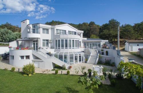Enina Villa | Вила Франк/Villa Frank
