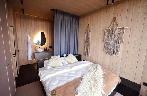 Plavya House | Висота890