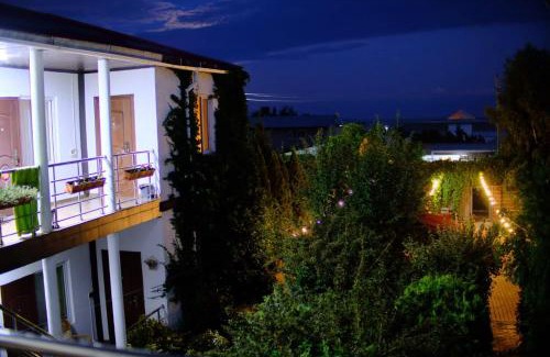 Cholpon-Ata House | В Гостях на Иссык-Куле 2