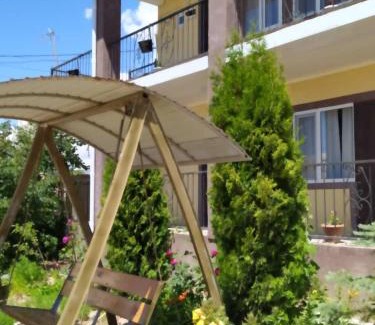 Cholpon-Ata House | Гостевой дом Саякат