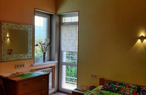 Polyana House | Дом для отпуска "Веселка"