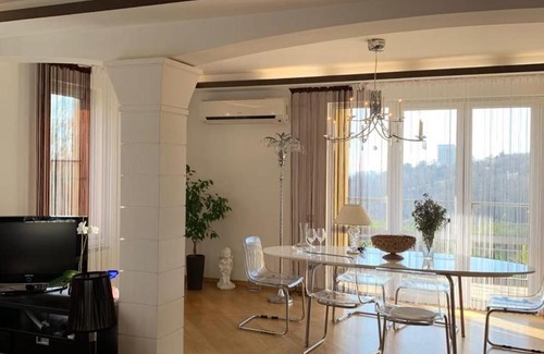 Maly Akhun House | Дом на Ахуне