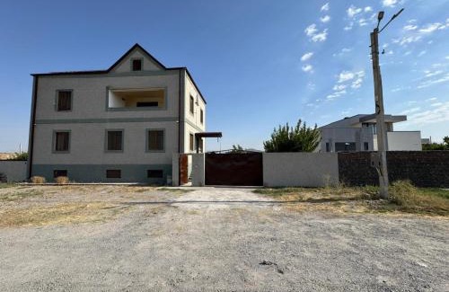 Yerevan Apartment | Дом с садом