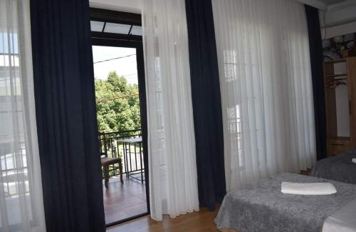 Gonio House | жули