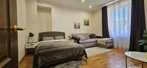 Krivoy Rog Apartment | Затишні апартаменти зі сховищем на Святогеоргієвській 15
