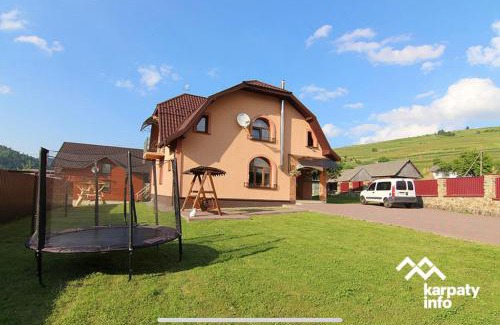 Plavya Villa | Карпатська садиба