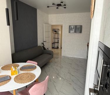 Lenins'kyi district Apartment | Квартира Люкс на Поділлі