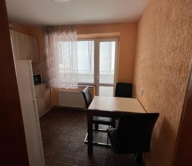 Berehove Apartment | Квартира трикімнатна