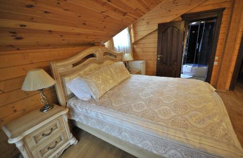 Klavdiyevo-Tarasove House | Комплекс відпочинку GoldFіsh Сlub