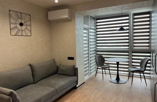 Khmelnitskiy Apartment | Комфортний люкс з панорамою Netflix