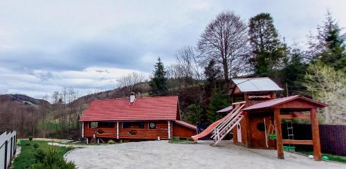 Huklyvyi Ski Chalet | Котедж в Карпатах