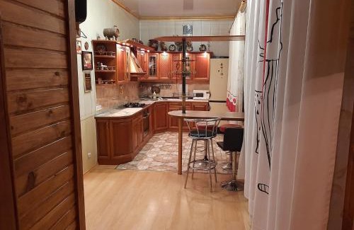Podilskyj Villa | Куренiвський Двiр