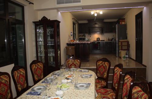 Troyan House | Къща за гости ДОБРУДЖАНКА