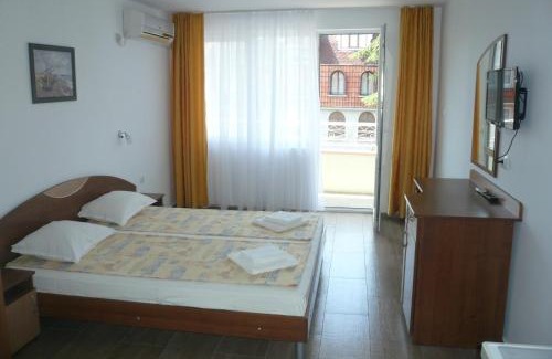 Nessebar New Town House | Къща за гости Мишел