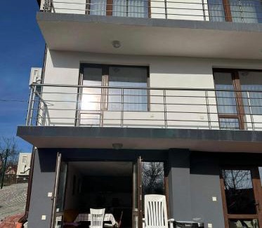 Dupnitsa Villa | Къща за гости “При Язовира”