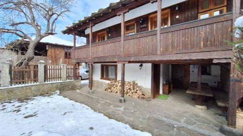 Apriltsi Villa | Къща за гости Хитър Петър