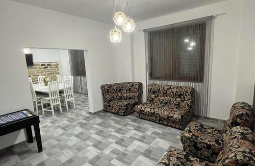 Lukovit House | Къща за гости "Холидей" - Луковит