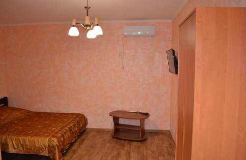 Molodizhne Hotel | мини-отель VERAVILLA