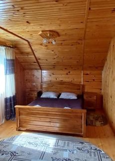 Mykulychyn House | На Пагорбі