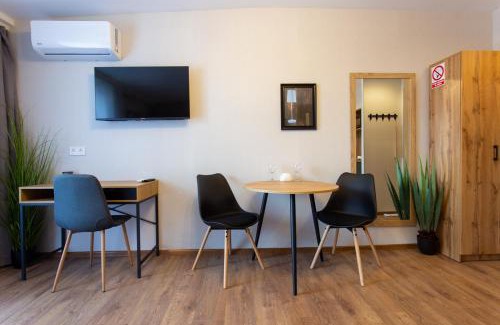 Petrovskoye Apartment | Нова студія в стилі лофт біля ТРЦ Нікольський - Харківська набережна 3-9