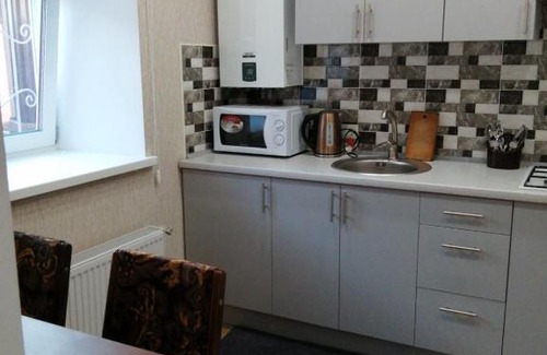 Berdyansk Apartment | НОМЕРА ВОЗЛЕ ВИШНИ