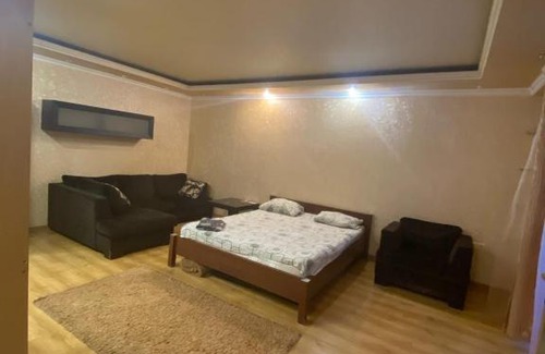 Pervomayskoye Apartment | Однокомнатная квартира студия с панорамным балконом возле центр.площади Ленина